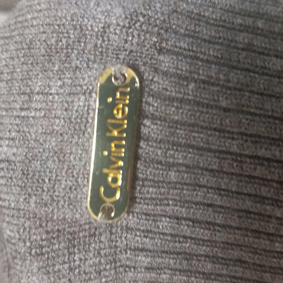 Calvin Klein Turle Neck - Picture 2 of 4